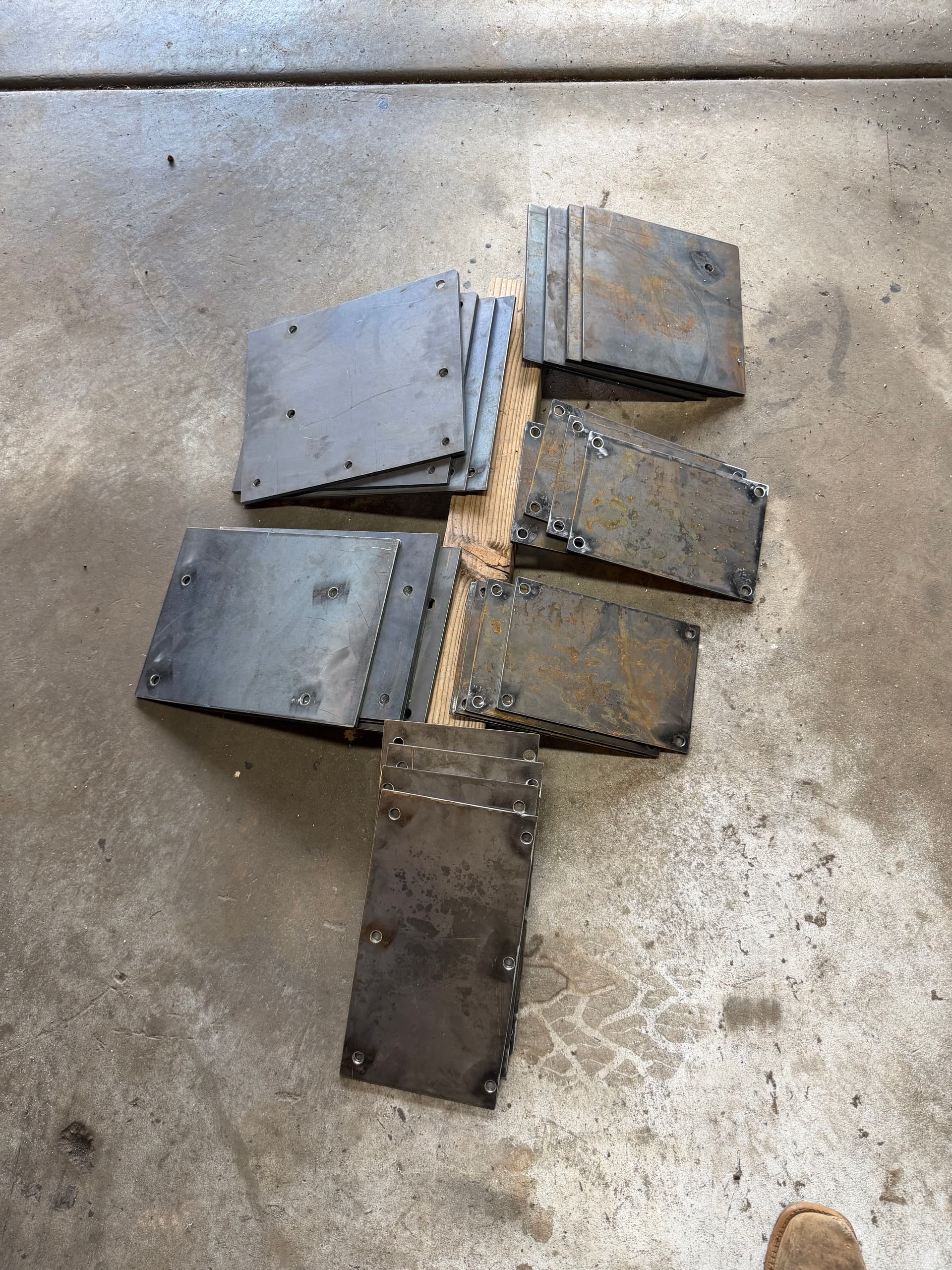 Gallery photos for Custom Fabricated Truck Bed Camper Mounts Built to Spec: Image #2