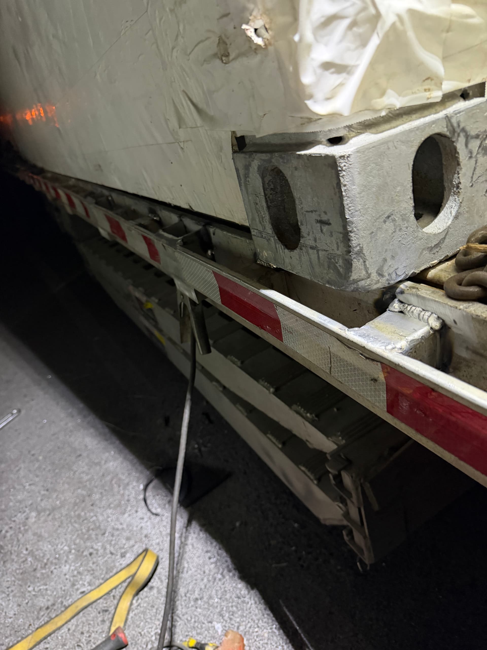 Gallery photos for Late Night Semi Trailer Pocket Repair Gets a Rig Back on the Road: Image #3