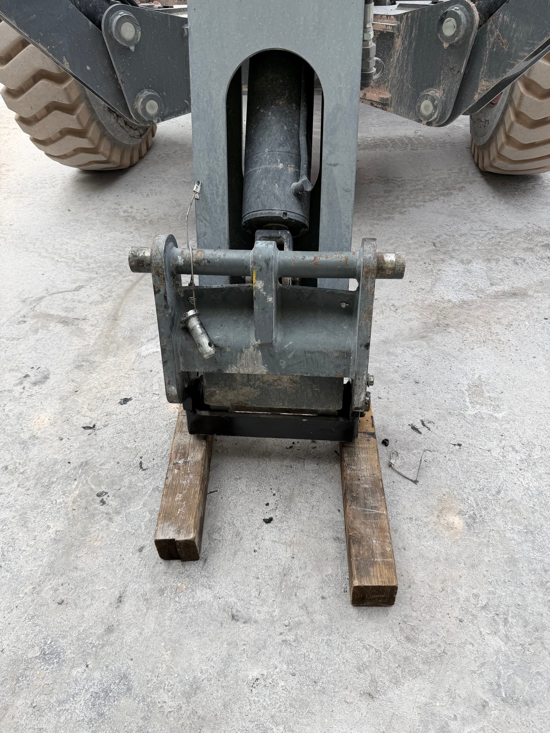 10K Forklift Carrier Repair at the Clark Mine