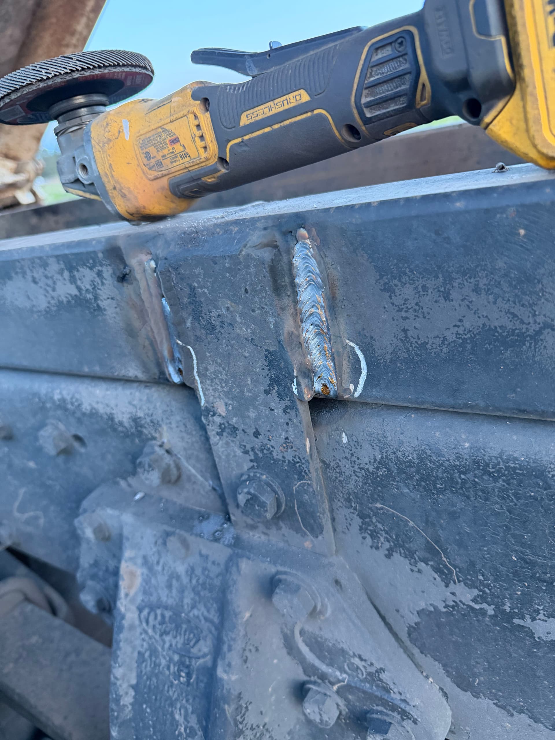 Gallery photos for Dump Truck Bed and Frame Crack Repair Done Right: Image #5