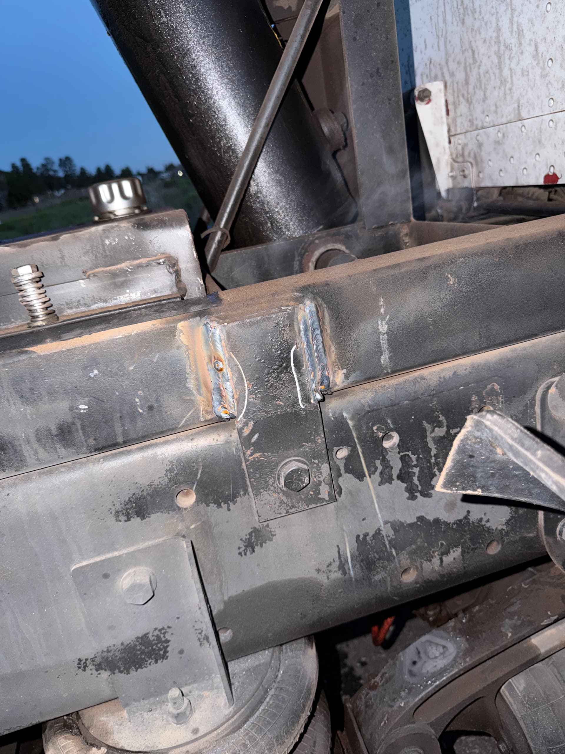 Gallery photos for Dump Truck Bed and Frame Crack Repair Done Right: Image #6